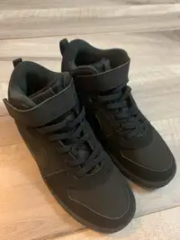 Kid Nike shoes (size 13)