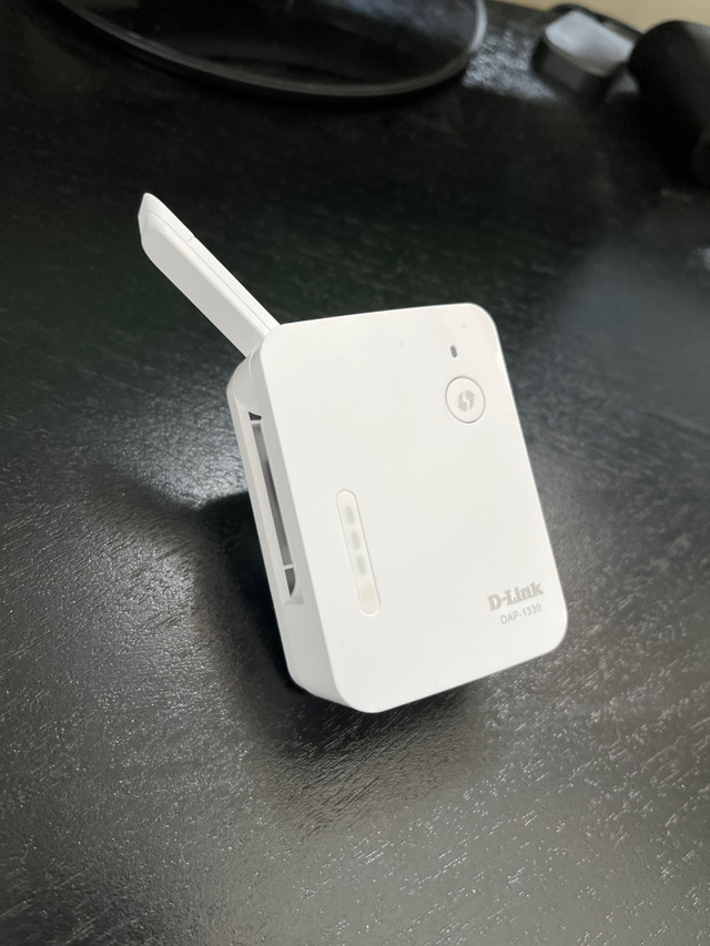 Dlink wifi range extender dap-1330 dans Réseaux  à Ville de Montréal