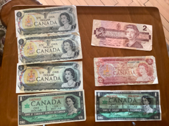 Canadian $1 / $2 Dollar Bills- 5-$1/2-$2 Bills- 1967/73/86-Circ. in Arts & Collectibles in Thunder Bay