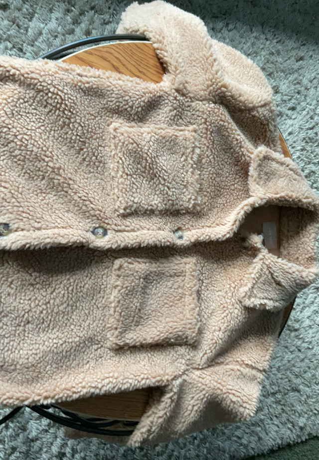 Fuzzy Sherpa jacket in Women's - Tops & Outerwear in Red Deer - Image 4