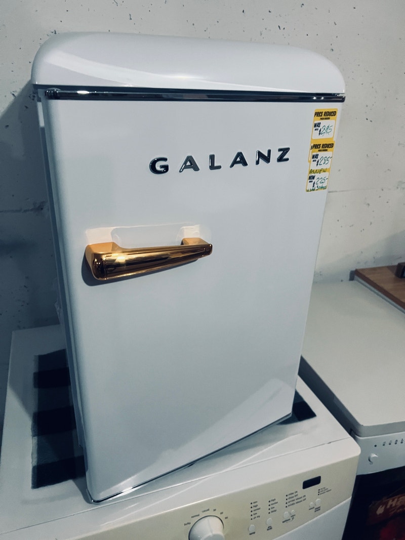 Major Appliances Lots to Choose From Mini and Bar Fridges