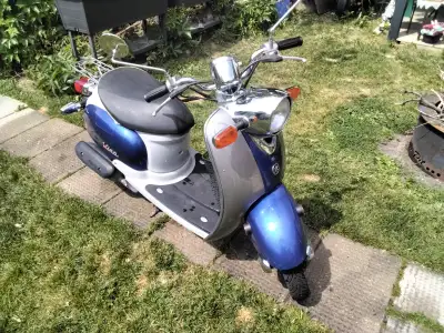 2005 yamaha vino, runs great,new front tire,all stock,brand new battery very reliable ready to go