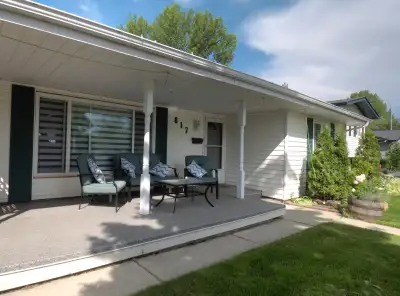 Location, Location, Location This is an Amazing Property Beautifully renovated, three bedroom MAIN F...