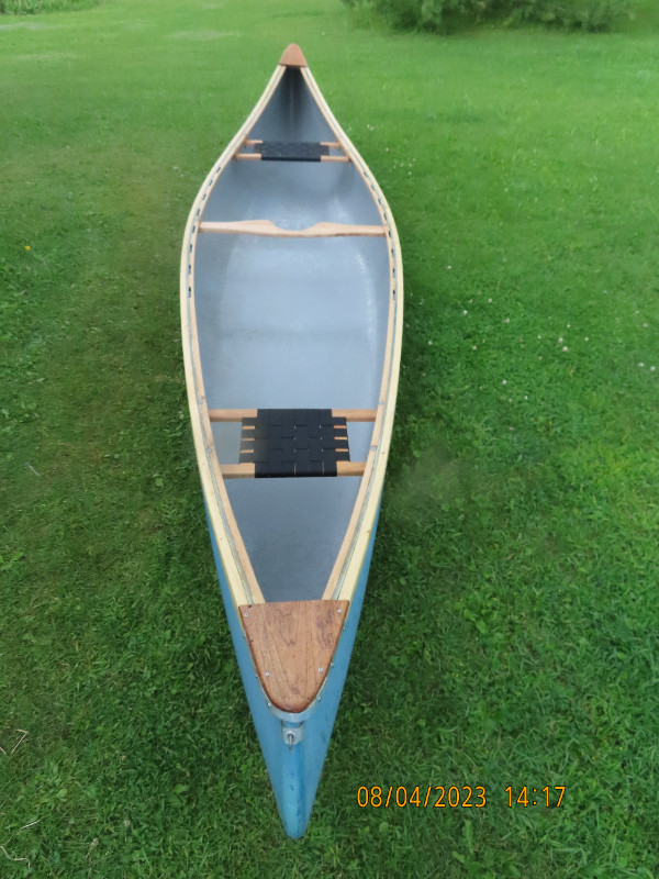 16 ft Royalex Canoe Canoes, Kayaks & Paddles Peterborough Kijiji
