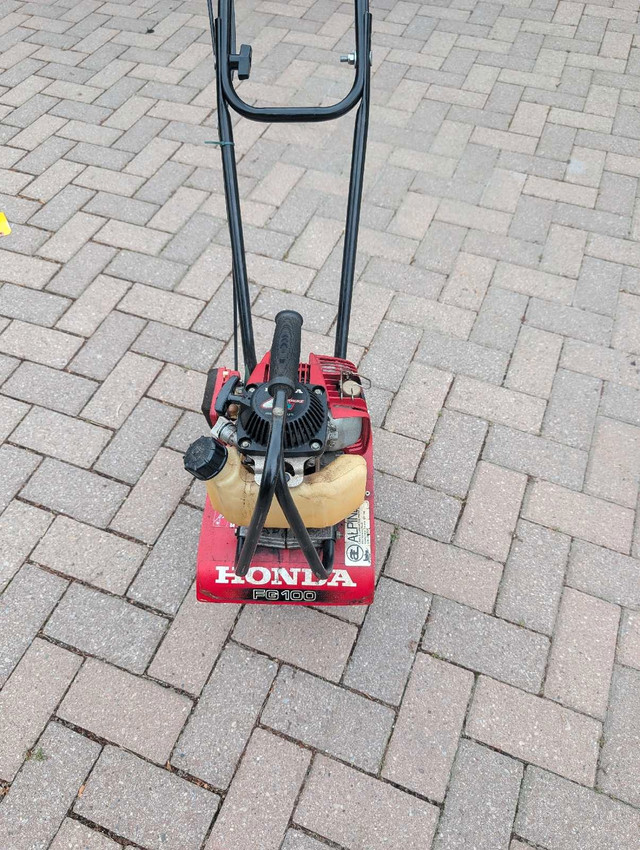 Honda Tiller in Farming Equipment in Markham / York Region - Image 3