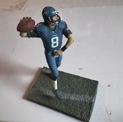Matt Hasselbeck figurine, , View more