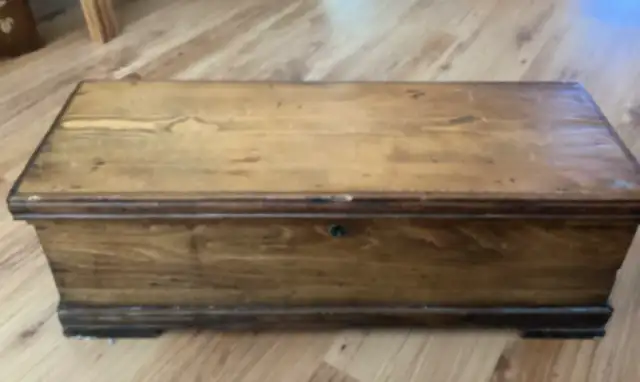 Antique Yellow Pine  Box Tool Chest Storage Hand Forged Handles in Arts & Collectibles in Winnipeg - Image 3