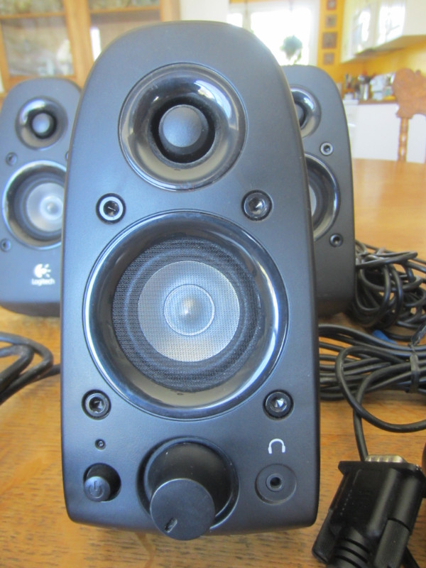 Logitech Z506  5.1  Surround Sound Speakers in General Electronics in Kingston - Image 3