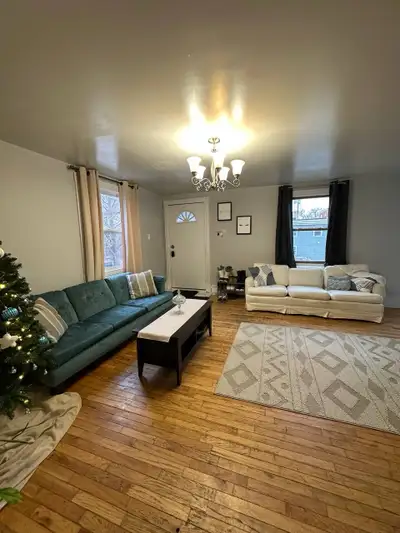 A fully furnished bedroom in a 4 bedroom/ 2 washroom house. Available for December only. The house i...