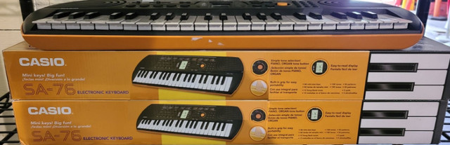 Casio Keyboard - SA76 44 mini Sized Keys 100 Tones in Pianos & Keyboards in Burnaby/New Westminster