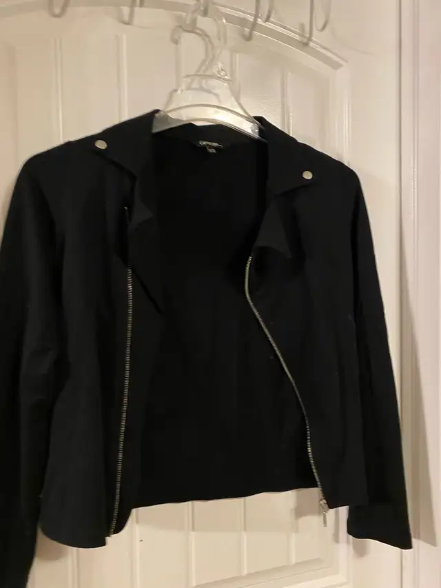girls size 14/16 black zipper moto shirt/coat
