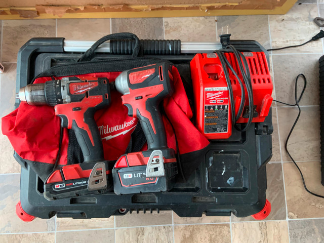 Milwaukee M18 brushless Impact and Drill Kit With 2 Batteries in Power Tools in Belleville - Image 3