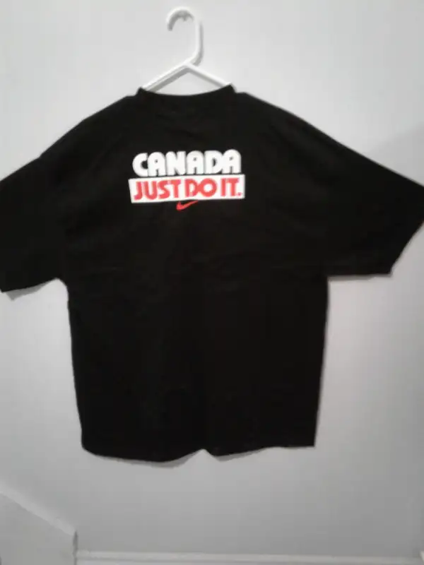2-  NWT NIKE  TEAM CANADA IIHF JDI 2006 T SHIRTS in Men's in Dartmouth - Image 3