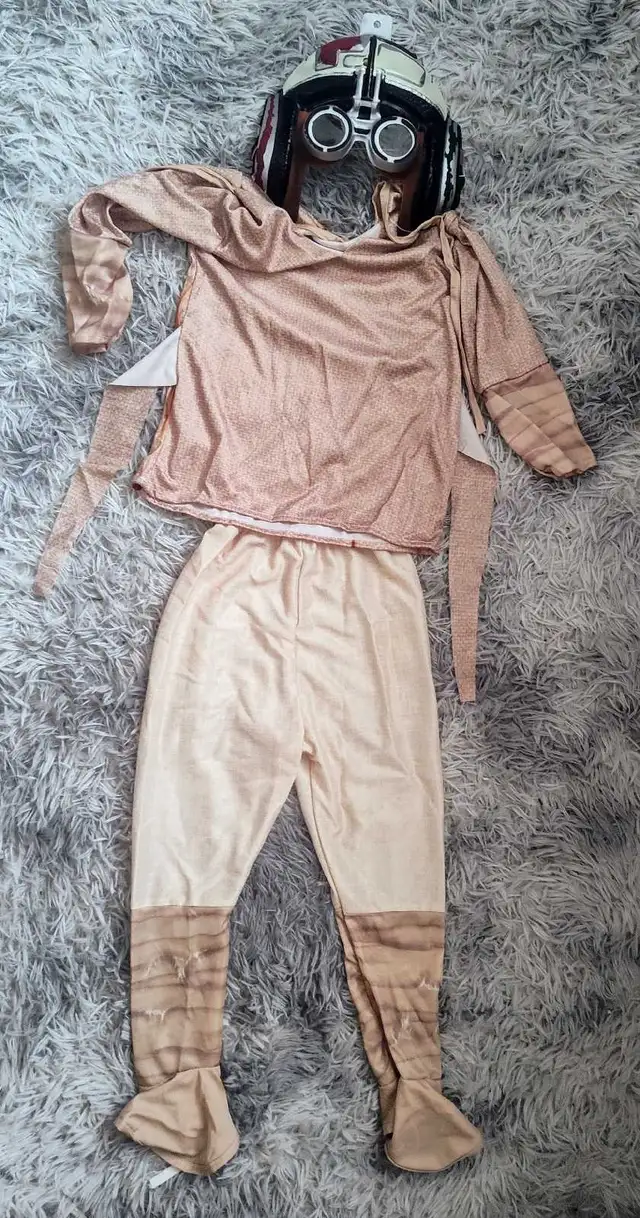Like New 90's Star wars Anakin Skywalker costume for ages 3-4. in Costumes in Hamilton - Image 4