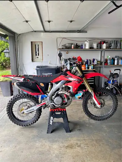 Honda crf450r 2007 Comes with aftermarket exhaust, seat, tubliss in both tires. Powerful bike for an...