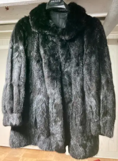 Manteau de fourrure, View more