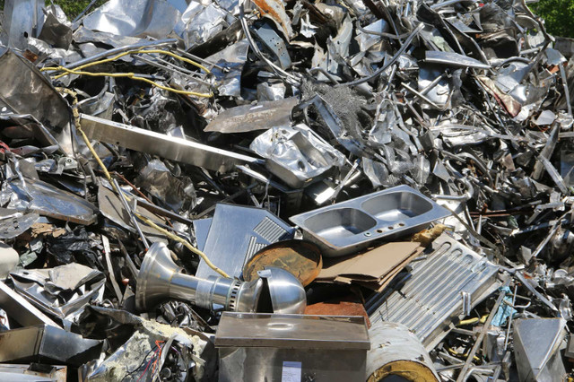 I want your unwanted metal scrap FREE pickup in Lawnmowers & Leaf Blowers in Norfolk County