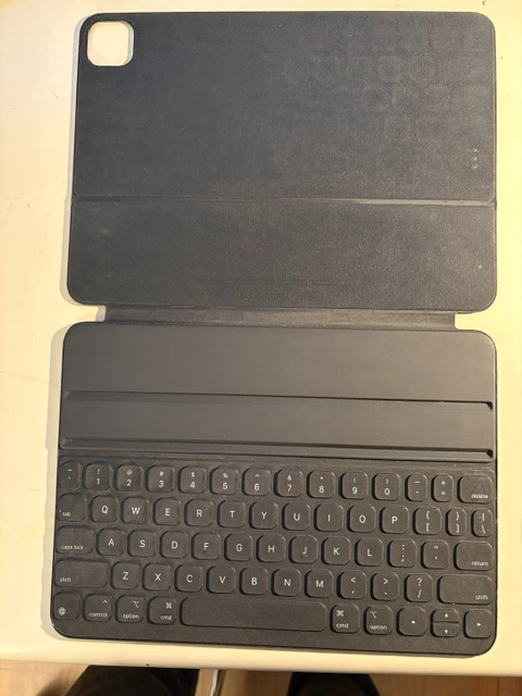 IPAD Smart Keyboard Folio - Model A2038470947198602455040