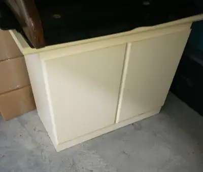 COMMODE DE SALLE A MANGER,BLANCHE, FINI GLACÉE., View more