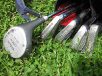 Beginners Teen 5 Piece Right Hand Golf Club Set Good Condition