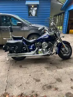 2005 Yamaha V Star 1100 Classic in excellent condition. 49038km.rear tire has approx. 1000km on it,...