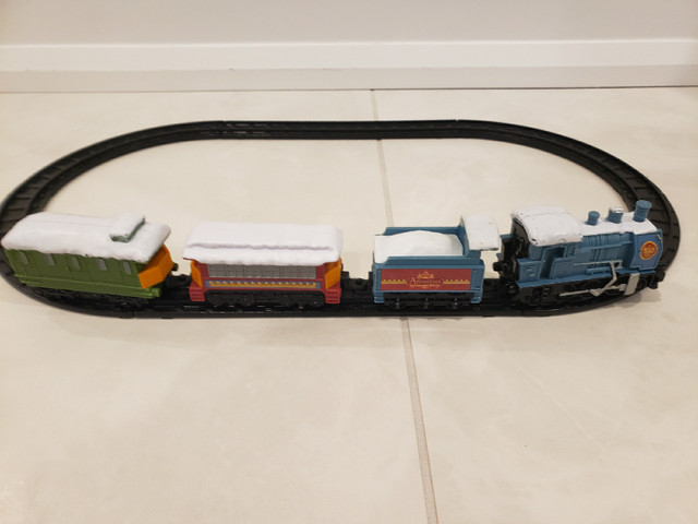 1997 Disney Anastasia Toy 4 Car Train and Railroad Track in Toys & Games in Markham / York Region