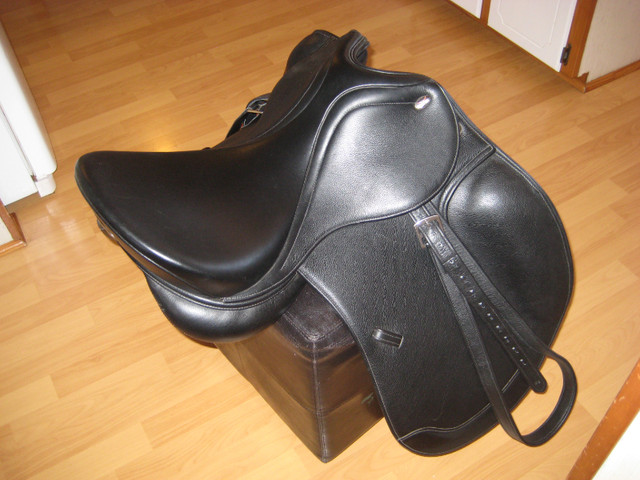 Dressage Saddle in Equestrian & Livestock Accessories in Belleville