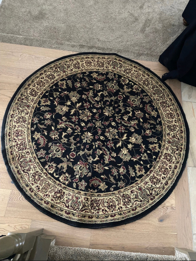 Round area rug in Rugs, Carpets & Runners in Calgary