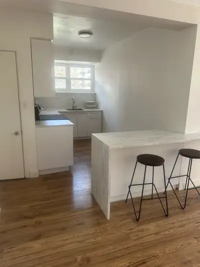 bright and spacious 4 1/2
