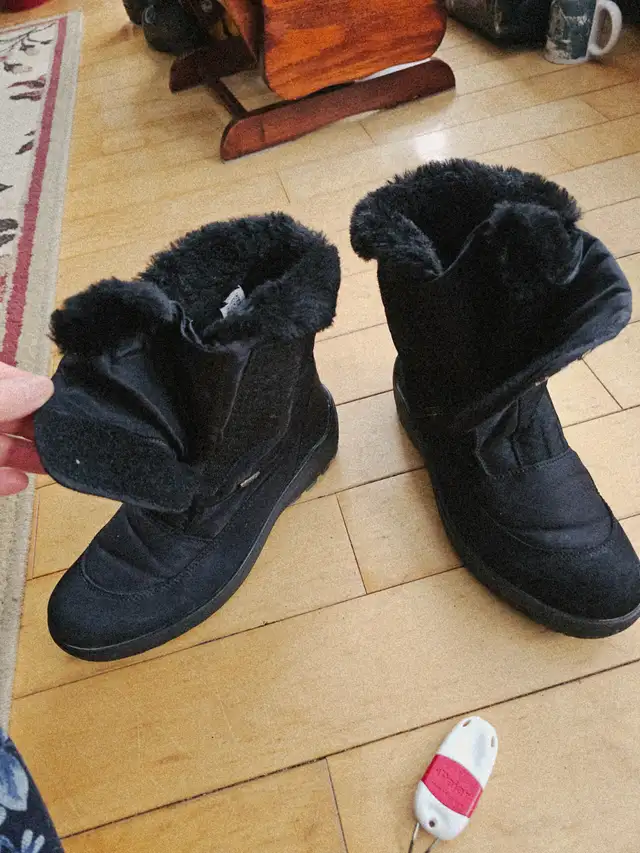 Bottes d'hiver Pajar (femmes 7, 71/2) avec crampons intégrés in Women's - Shoes in Laval / North Shore - Image 4