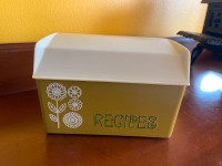 Vintage 1970s Plastic Recipe Box Green Plastic Kitchen Storage