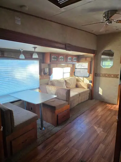 2012 Forrest River sabre 5th wheel. 3 season rated with insulated underbelly. Great for families. Ha...