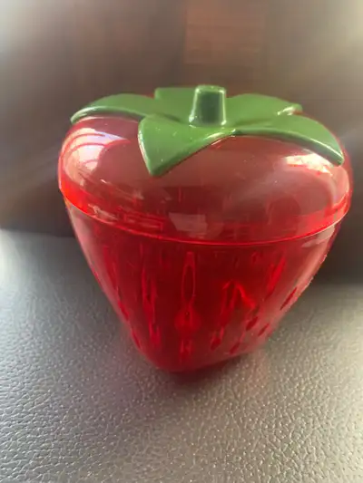 Strawberries storage container/.berries storage container, View more