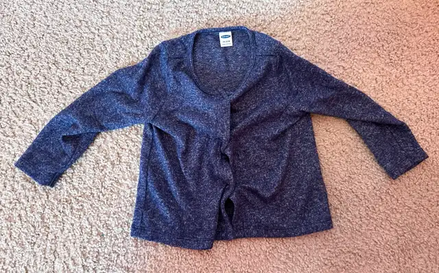 18-24m blue cardigan  in Clothing - 18-24 Months in Winnipeg - Image 2