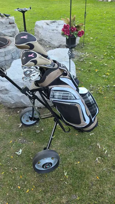 Women's RIGHT Founders Golf Clubs with Cart Bag, View more