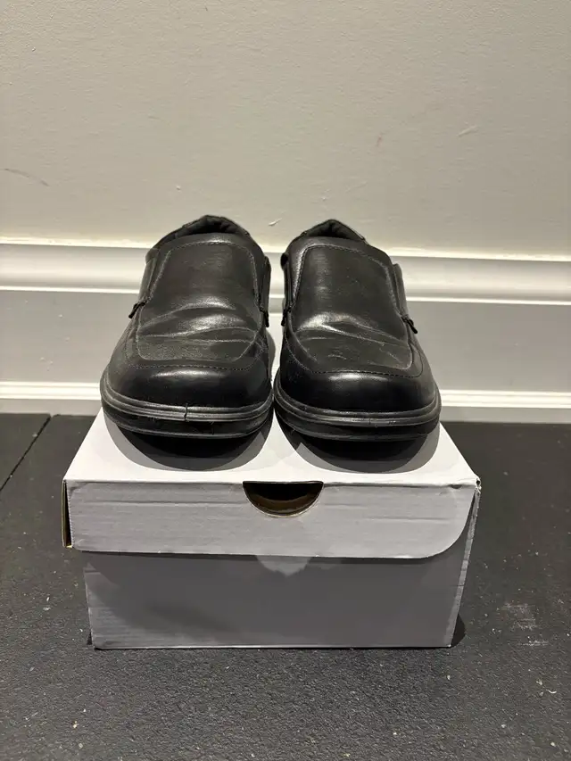 George Dress Shoes - Size 8 in Men's Shoes in City of Toronto - Image 2