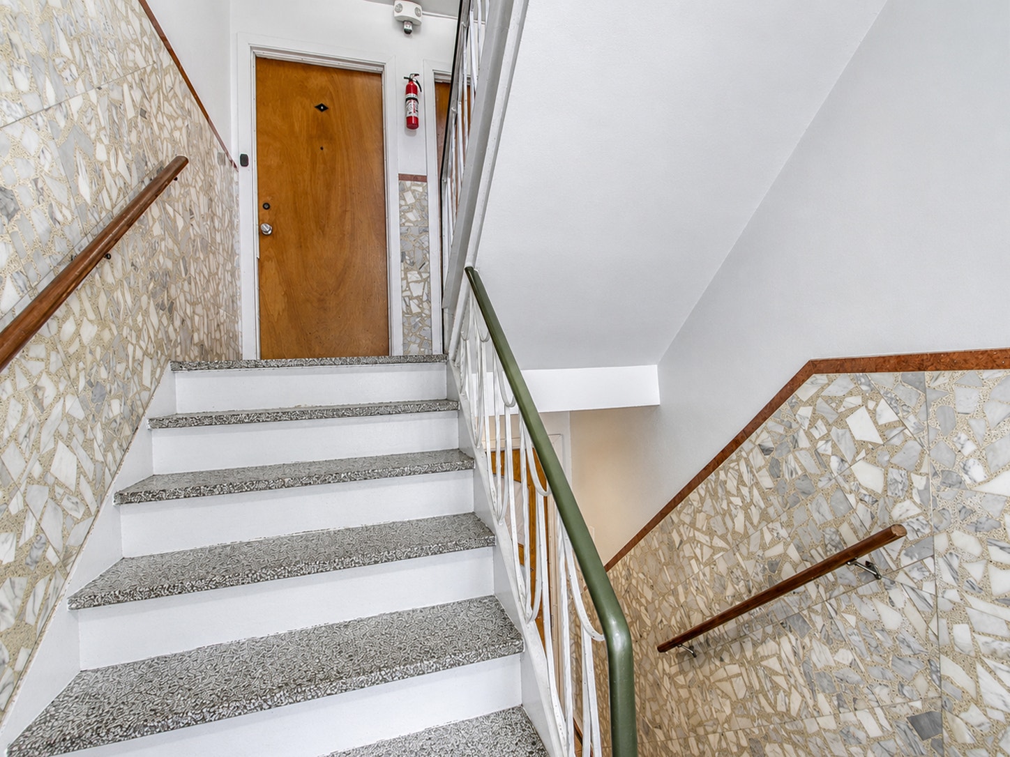 Ahunstic grand 41/2   9701 Chambord — photo 1