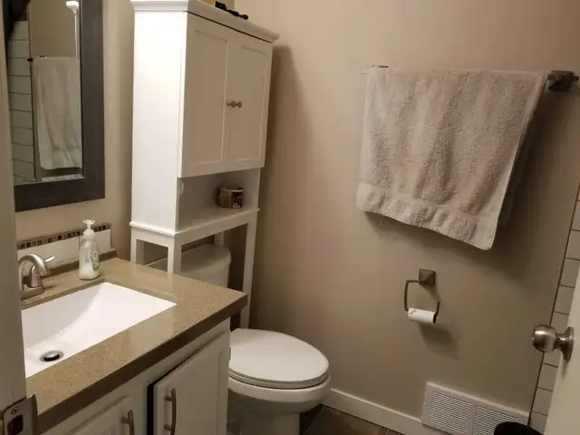 Double furnished room for rent in Alberta in Canada - Image 4