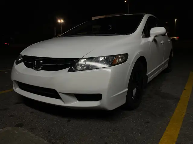 Honda Civic 2009 LX in Cars & Trucks in City of Montréal - Image 2