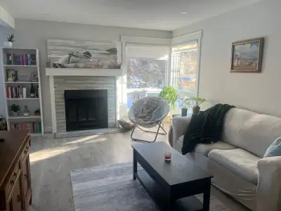 Female Roommate Wanted: Modern, Clean 2-BR Condo in Overbrook – Steps to LRT Looking for a responsib...