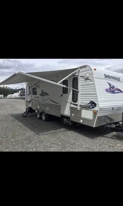 This 2011 Springdale Trailer has never left Cranbrook in 15 years and has zero road wear. It is 28ft...