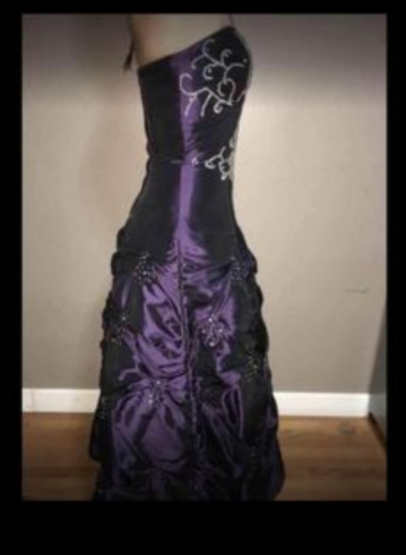 New, Purple formal gown, Bridesmaids, grad in Women's - Dresses & Skirts in Red Deer - Image 3
