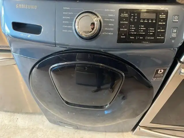 whirlpool 37 w front load washer electric dryer set  in Washers & Dryers in Mississauga / Peel Region - Image 6