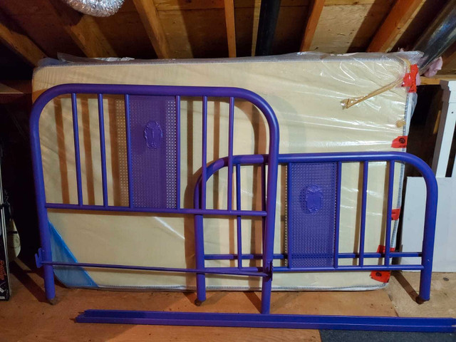 Metal iron vintage bed in Beds & Mattresses in Markham / York Region - Image 2