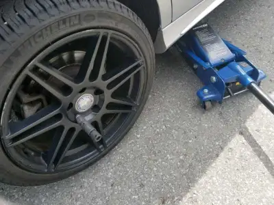 We will travel to your location to change your winter tires to summer or vice versa, tire rotation....