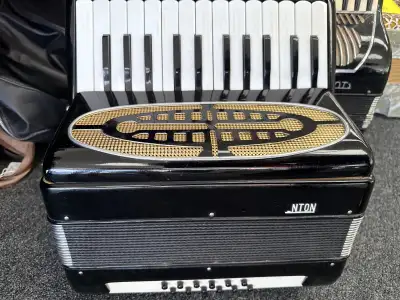 Kentone 12 Bass Accordion, View more