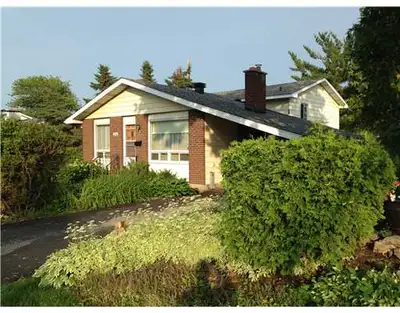 - Each room has private full bath - Rent $2,670 (avg $890/p) covers: all utilities (heating, hydro,...