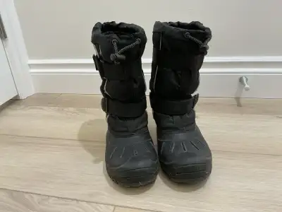 Winter boots boys, size 4, View more