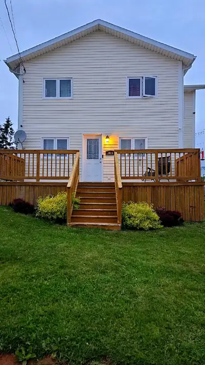 5 bedroom home with 1.5 bath located in summerside by boardwalk. $2300 month utilities, wifi, grass...