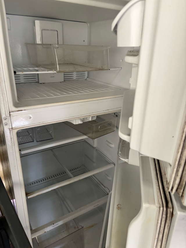 Small and regular size fridges for sale in Refrigerators in Gatineau - Image 4